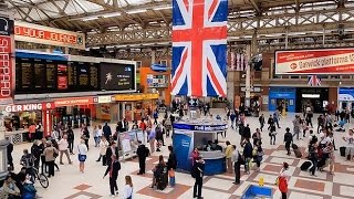 A Walk Through The London Victoria Station London England [upl. by Fafa509]